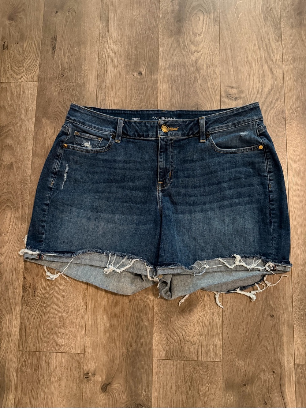 Lane Bryant Distressed Denim Shorts Women’s Size 16 Medium Wash Raw Hem Stretch